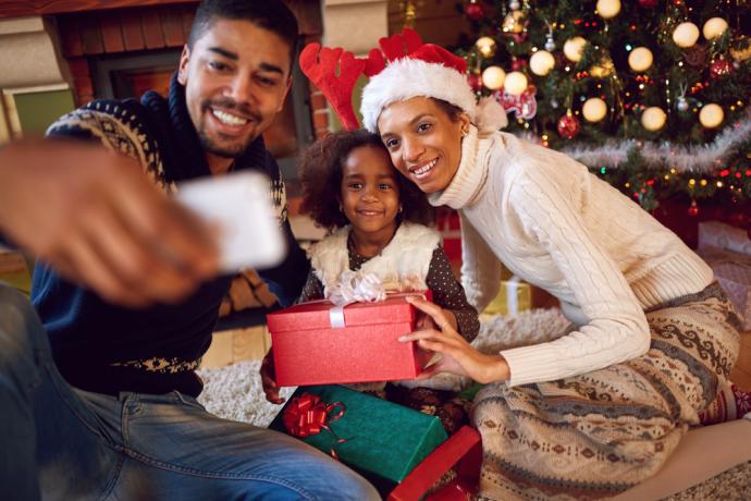 E-commerce sales are expected to reach $111 to $114 billion during the 2017 holiday season.
