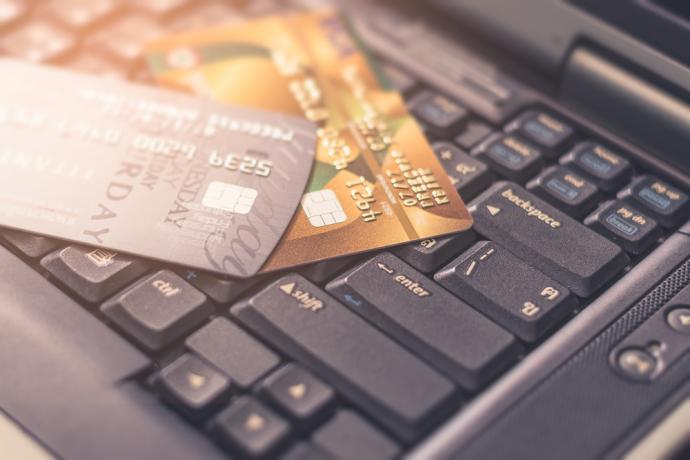 As retailers prepare to focus on sales during the holiday season, merchants, major credit card issuers and others in the retail industry are failing to keep up with critical security processes and security controls needed to protect shoppers.